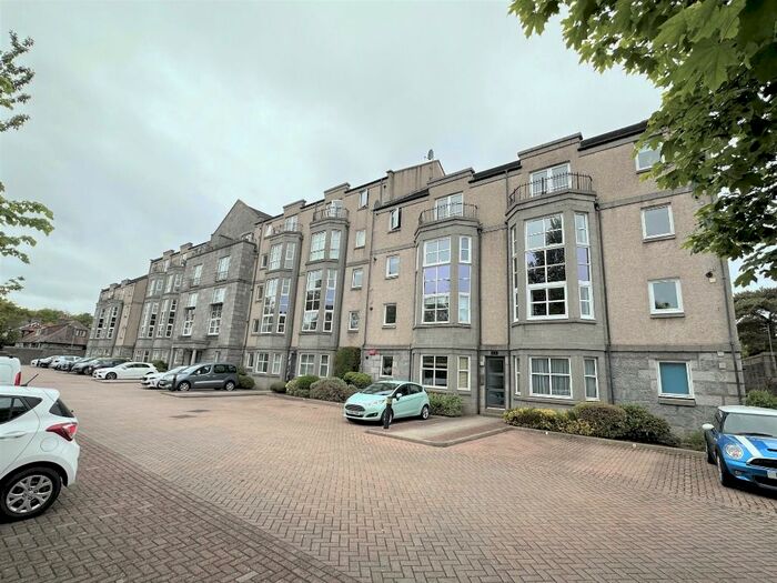 2 Bedroom Flat To Rent In Ruthrieston Court, Riverside Drive, Holburn, Aberdeen, AB10