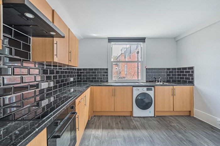 4 Bedroom Flat To Rent In Cricklewood Broadway, London, NW2