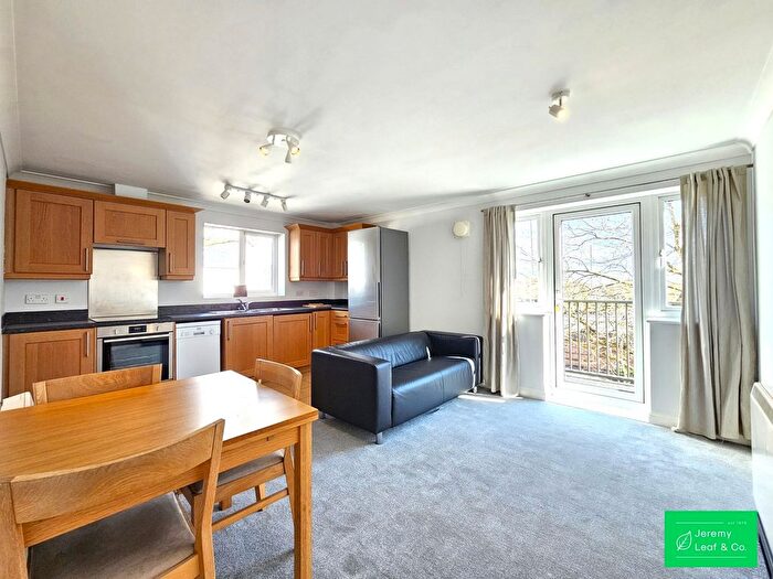 2 Bedroom Flat To Rent In Glebe Road, Finchley, N3