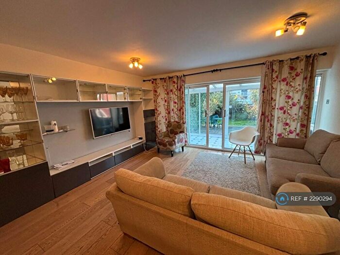 3 Bedroom End Of Terrace House To Rent In Rodway Road, Bromley, BR1