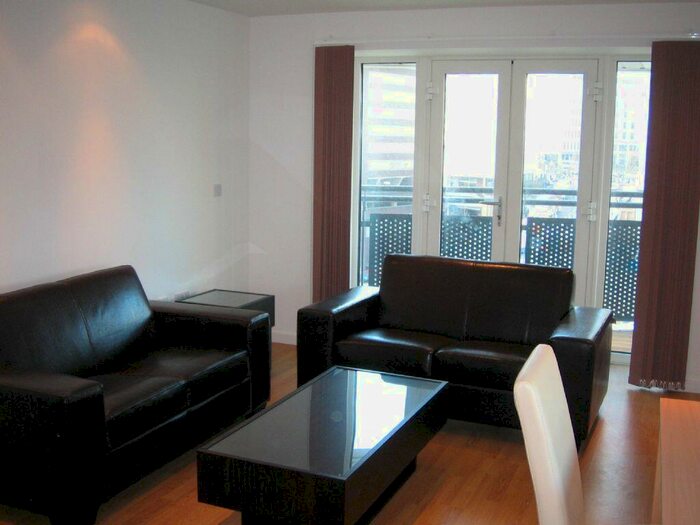 2 Bedroom Apartment To Rent In Masshouse Large Corner Bed With Balcony And Parking, B5