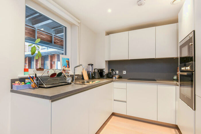 1 Bedroom Flat To Rent In Wharf Road, Islington, London, N1