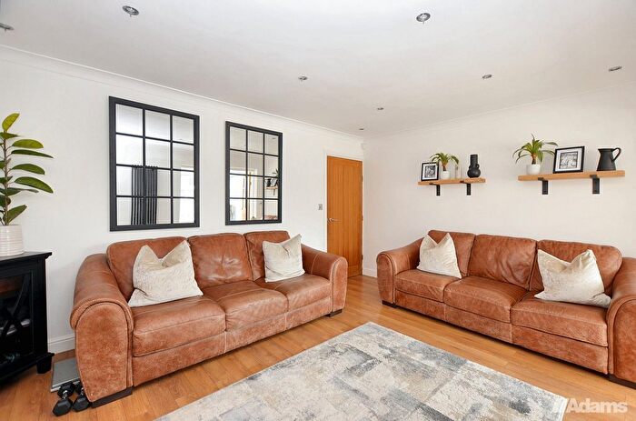 5 Bedroom Detached House For Sale In Lady Richeld Close, Sandymoor, WA7