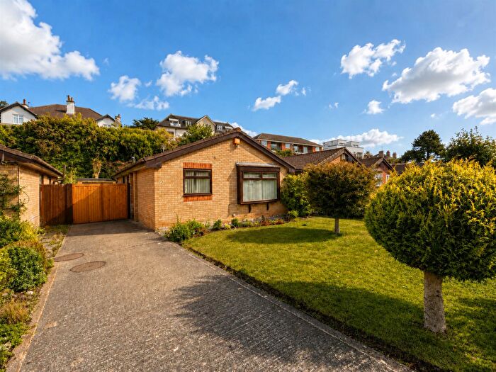 3 Bedroom Detached Bungalow For Sale In Laurelbanks, Heswall, Wirral, CH60