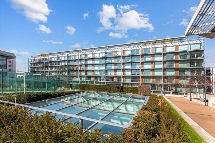 1 Bedroom Apartment For Sale In Highbury Stadium Square, London, N5