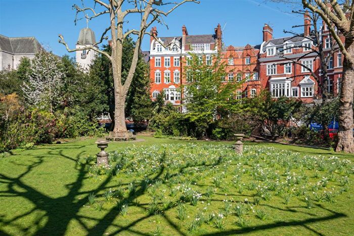 1 Bedroom Flat For Sale In Lennox Gardens, Knightsbridge ., SW1X