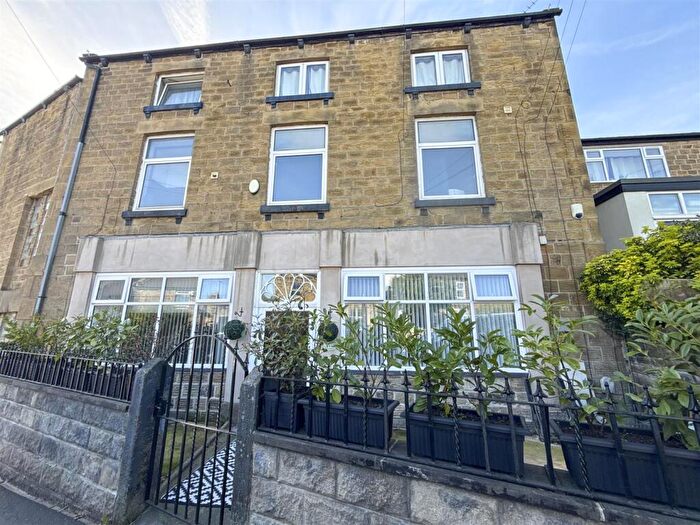 2 Bedroom Apartment For Sale In Wortley Road, High Green, S35
