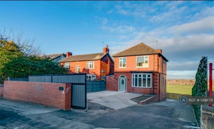 3 Bedroom Detached House To Rent In Broom Road, Rotherham, S60