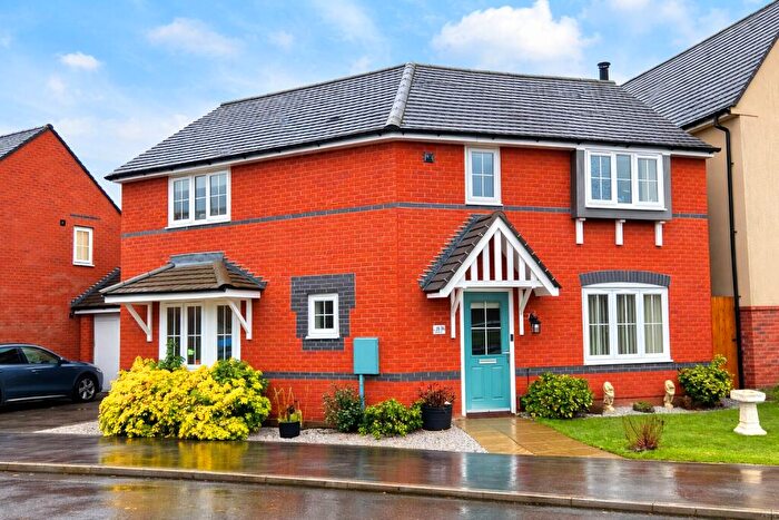 3 Bedroom Detached House For Sale In Edinburgh Road, Church Gresley, Swadlincote, DE11