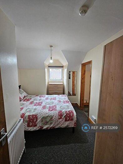 Studio To Rent In Sutherland Road, London, N17