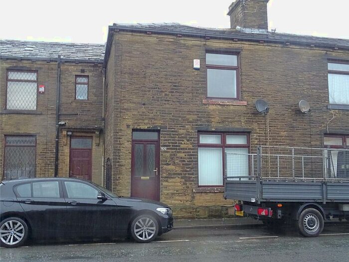 3 Bedroom Town House To Rent In Highgate Road, Queensbury, Bradford, West Yorkshire, BD13