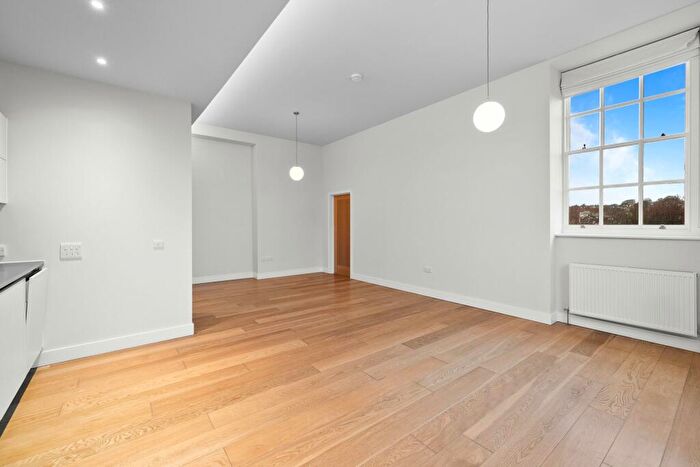 2 Bedroom Flat To Rent In Craigie Drive, Plymouth, PL1