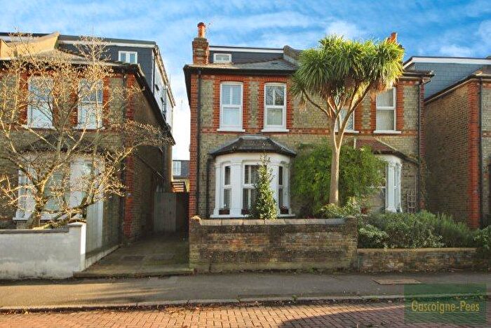 4 Bedroom Property To Rent In Villiers Road, Kingston Upon Thames, KT1