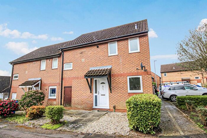 2 Bedroom Semi Detached House For Sale In Thurston Close, Norwich, NR5