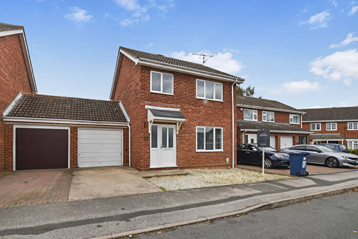 3 Bedroom Detached House For Sale In School Road, Earith, PE28