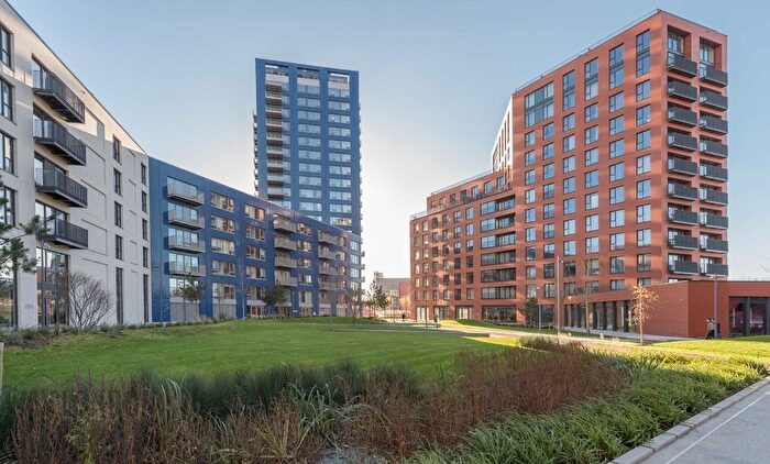 1 Bedroom Studio To Rent In Amelia House, Lyell St, E14