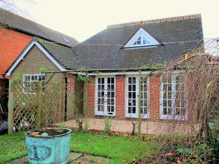 1 Bedroom Cottage To Rent In East Street, Thame, OX9