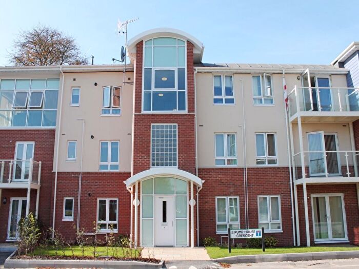 2 Bedroom Flat To Rent In Pumphouse Crescent, Watford, WD17