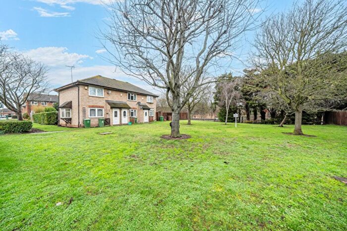 2 Bedroom Semi Detached House For Sale In Tunstock Way, Belvedere, Belvedere, DA17