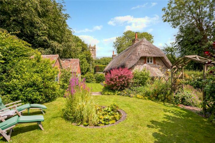 3 Bedroom Detached House For Sale In West Overton, Marlborough, SN8