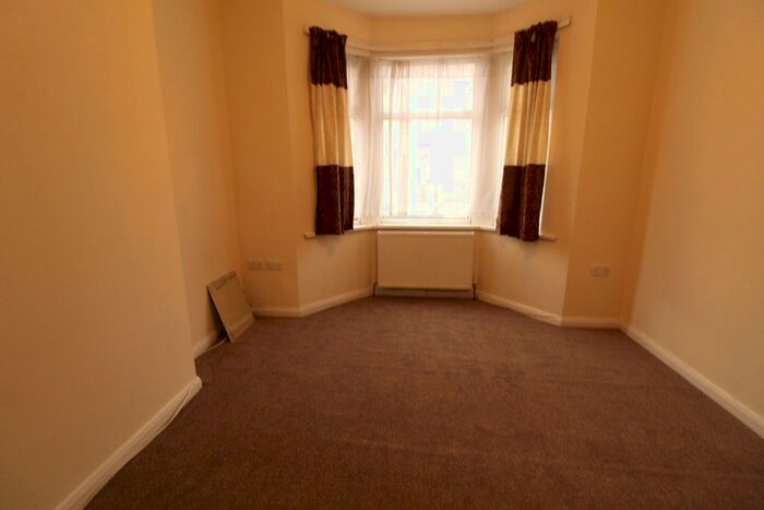 3 Bedroom Terraced House To Rent In Oswald Road, Southall, UB1