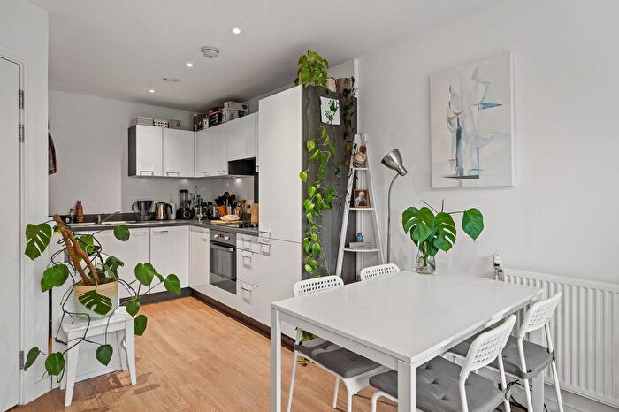 1 Bedroom Flat To Rent In Connersville Way, Croydon, CR0