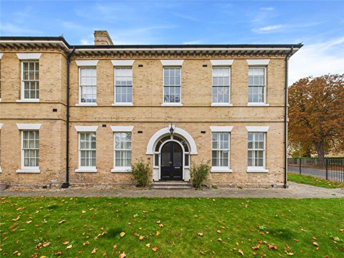 3 Bedroom Apartment For Sale In Flagstaff Road, Colchester, Essex, CO2