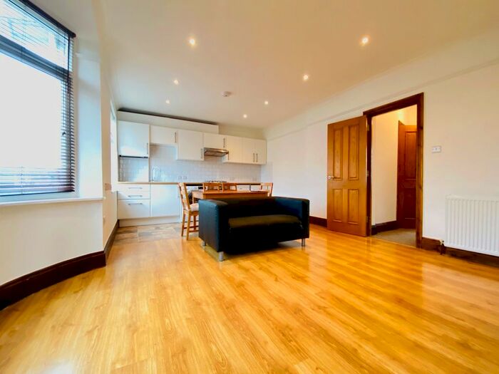 2 Bedroom Property To Rent In Galpins Road, Thornton Heath, CR7