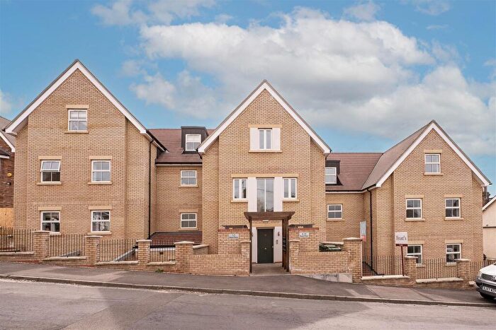 1 Bedroom Apartment To Rent In Bloomfield Road, Harpenden, AL5