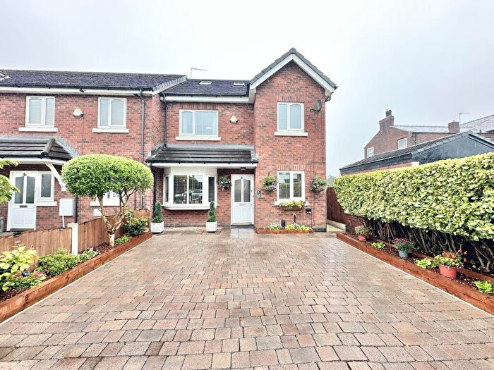 4 Bedroom End Of Terrace House For Sale In Campbell Road, Swinton, Manchester, M27