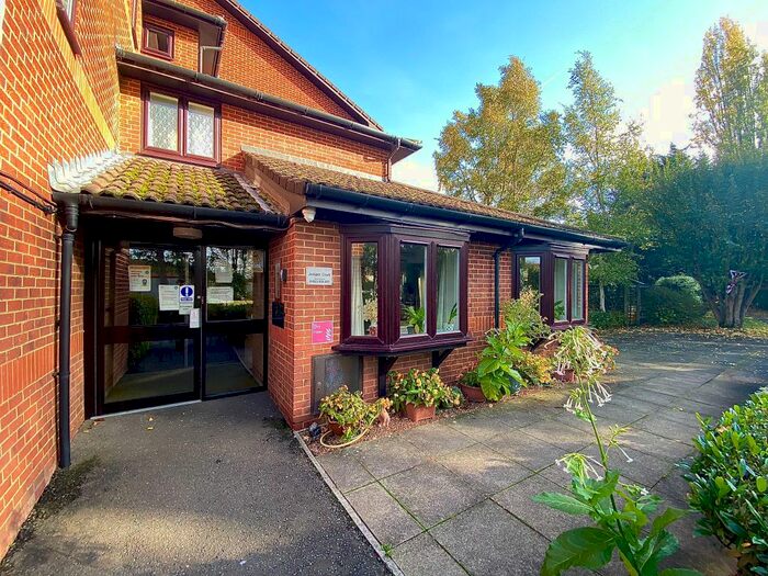 1 Bedroom Flat To Rent In Neal Close, Northwood, HA6