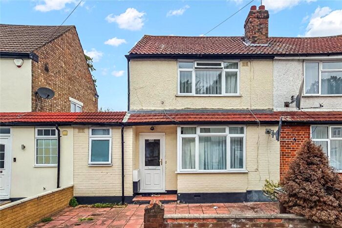 2 Bedroom House For Sale In Woodlands Road, London, N9