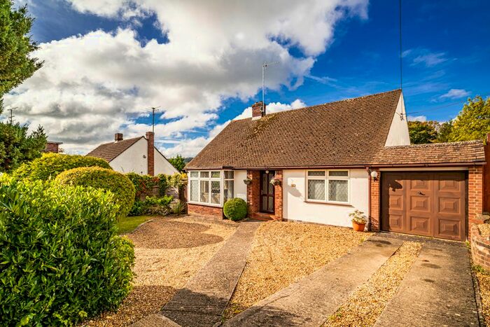 2 Bedroom Bungalow For Sale In Wallingford Road, Goring On Thames, RG8