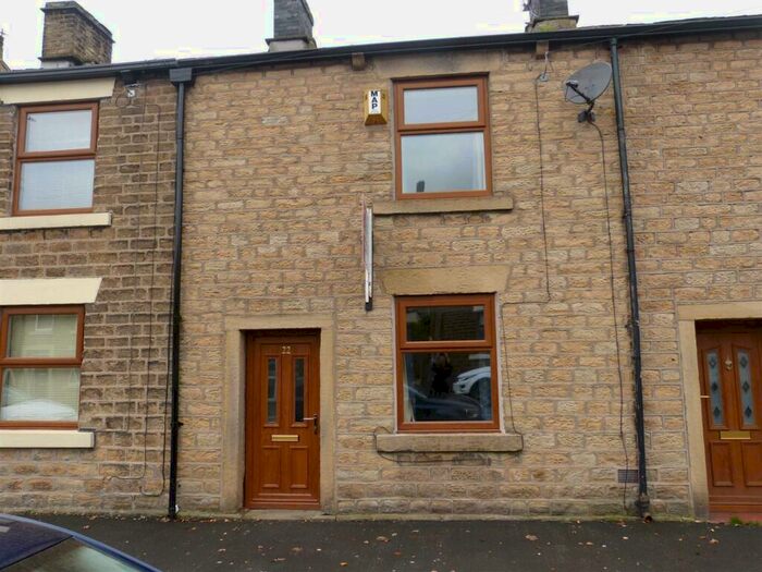 2 Bedroom Terraced House To Rent In Manor Park Road, Glossop, SK13