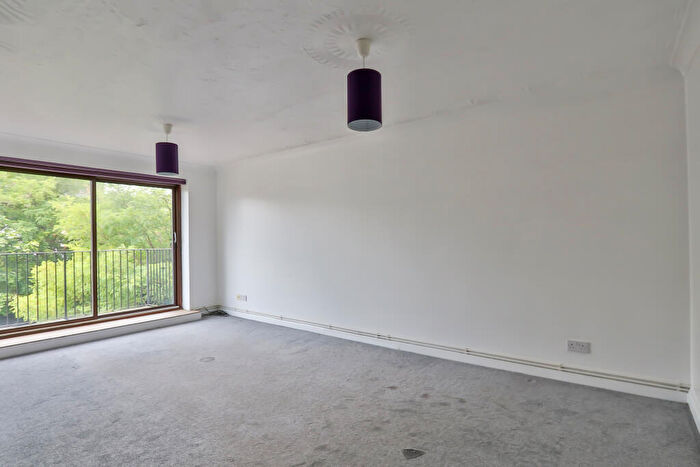 2 Bedroom Apartment To Rent In Suffolk Road, Bournemouth, BH2
