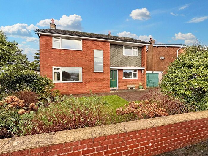 4 Bedroom Detached House For Sale In Yewlands Drive, Garstang, Preston, PR3