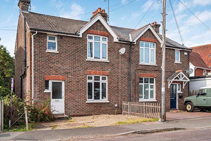 3 Bedroom Semi Detached House For Sale In Edward Road, Farnham, Surrey, GU9