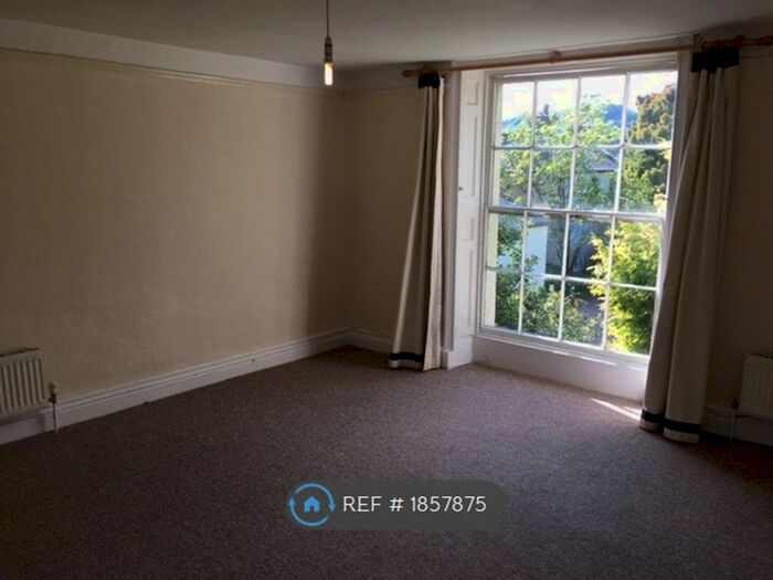 1 Bedroom Flat To Rent In High Street, Honiton, EX14