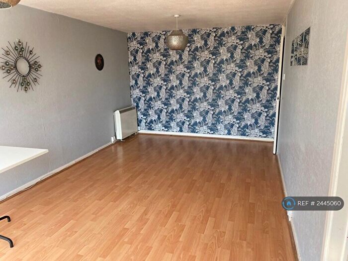 2 Bedroom Flat To Rent In Milton Mount, Crawley, RH10