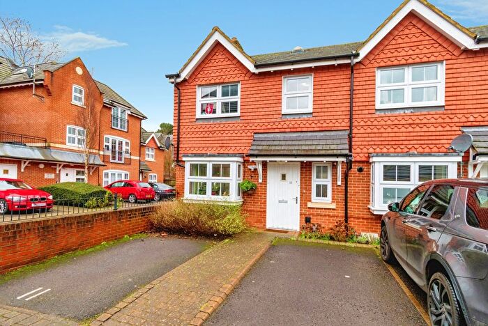 3 Bedroom End Terrace House For Sale In Archers Road, Banister Park, Southampton, Hampshire, SO15