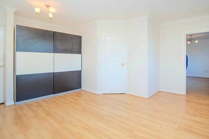 1 Bedroom Flat For Sale In Cambridge Road, Puckeridge, Ware, SG11
