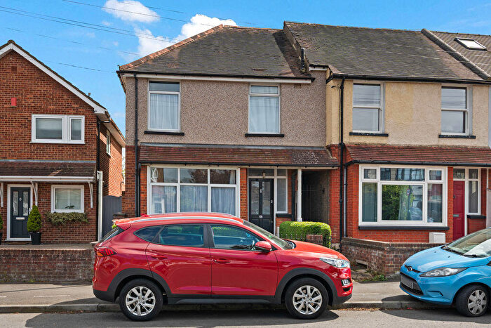 3 Bedroom End Of Terrace House For Sale In Gander Green Lane, Sutton, SM1