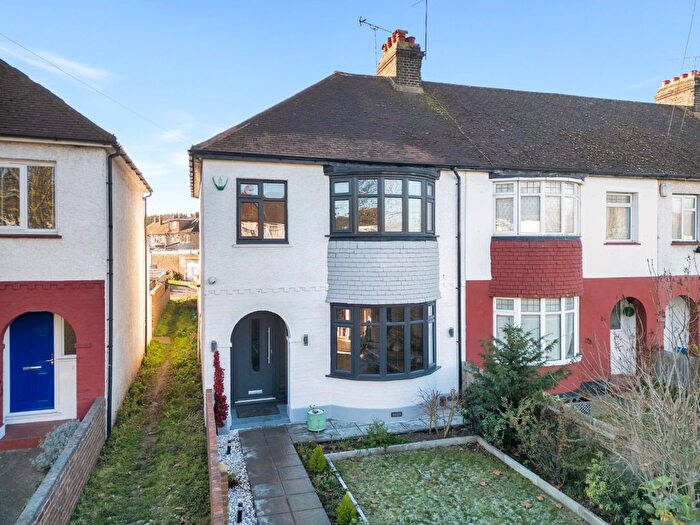 3 Bedroom End Terrace House For Sale In Rochester Road, Gravesend, Kent, DA12