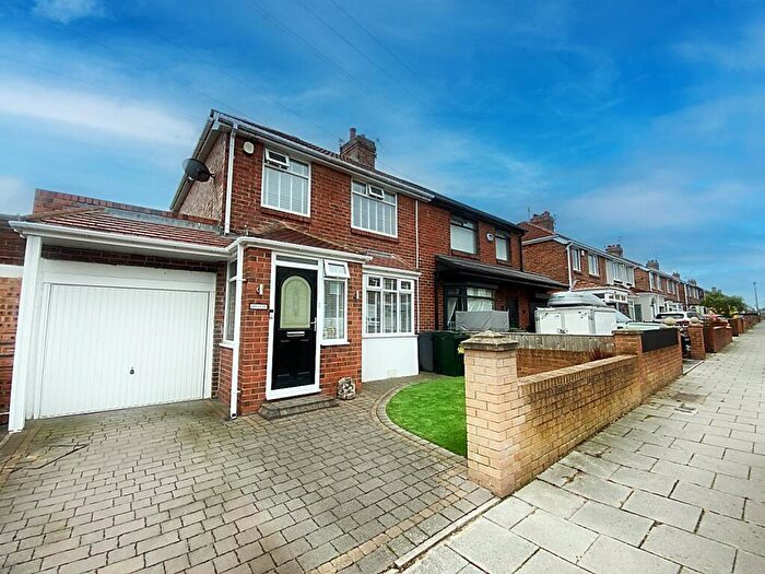 3 Bedroom Semi-Detached House For Sale In Ennerdale Road, Walkerdene, NE6