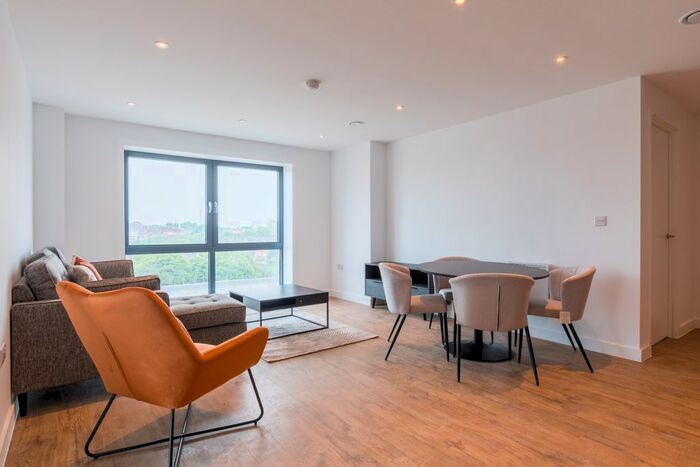 2 Bedroom Flat To Rent In Phoenix, Saxton Lane, Leeds, LS9