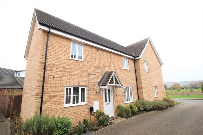 3 Bedroom Semi-Detached House To Rent In Joyce Close, Bedford, MK41