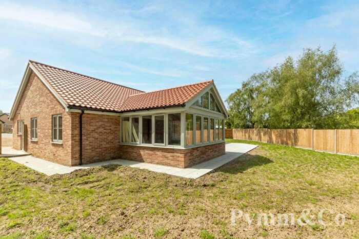 3 Bedroom Detached Bungalow For Sale In Kingfisher Way, St. Edmunds Meadow, Caistor St Edmunds Norwich, NR14