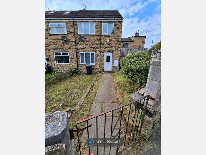 3 Bedroom End Of Terrace House To Rent In Halifax, Halifax, HX3