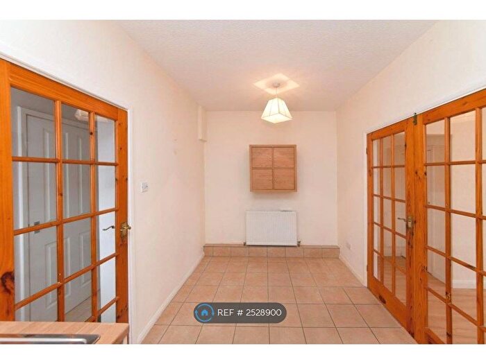 2 Bedroom Terraced House To Rent In Willow Lane, Watford, WD18
