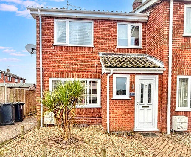 3 Bedroom End Of Terrace House For Sale In Fern Gardens, Belton, Great Yarmouth, NR31